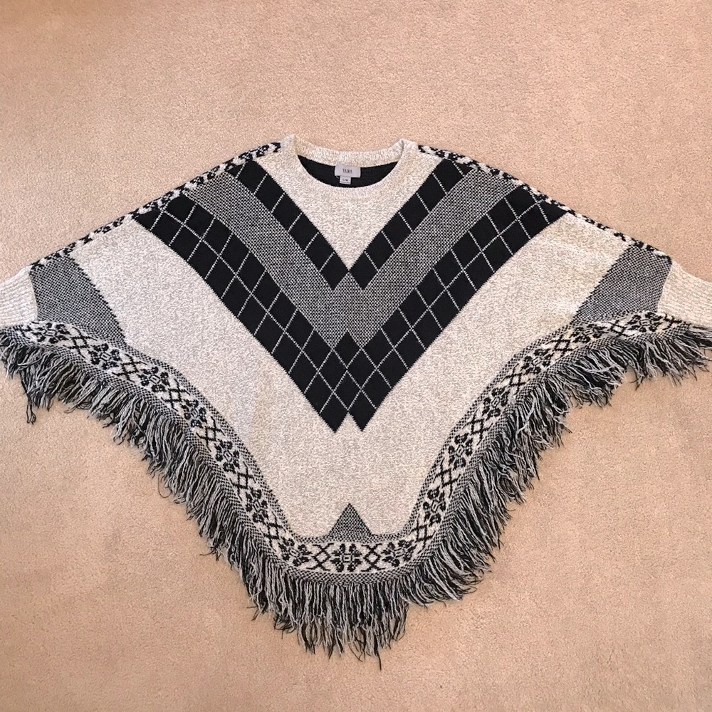 Yaira Sweater Poncho Womens Small Medium Black Oatmeal Fringe Dark Academia